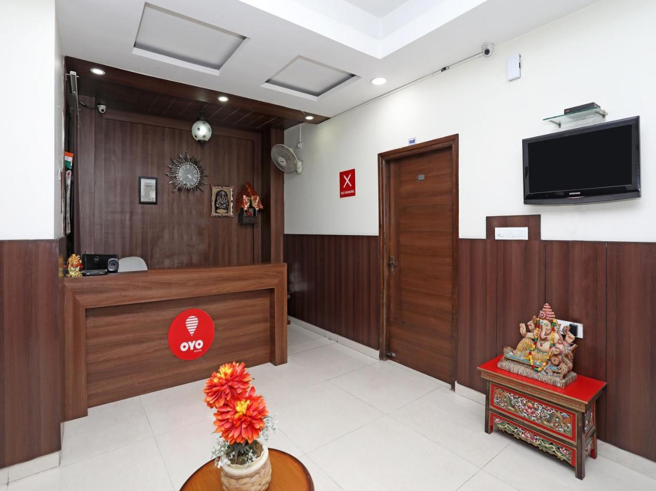 Oyo 680 Hotel Ranjana Heritage Lucknow Bagian luar foto