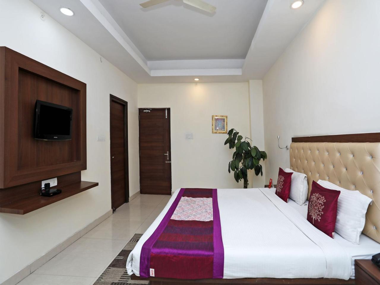 Oyo 680 Hotel Ranjana Heritage Lucknow Bagian luar foto