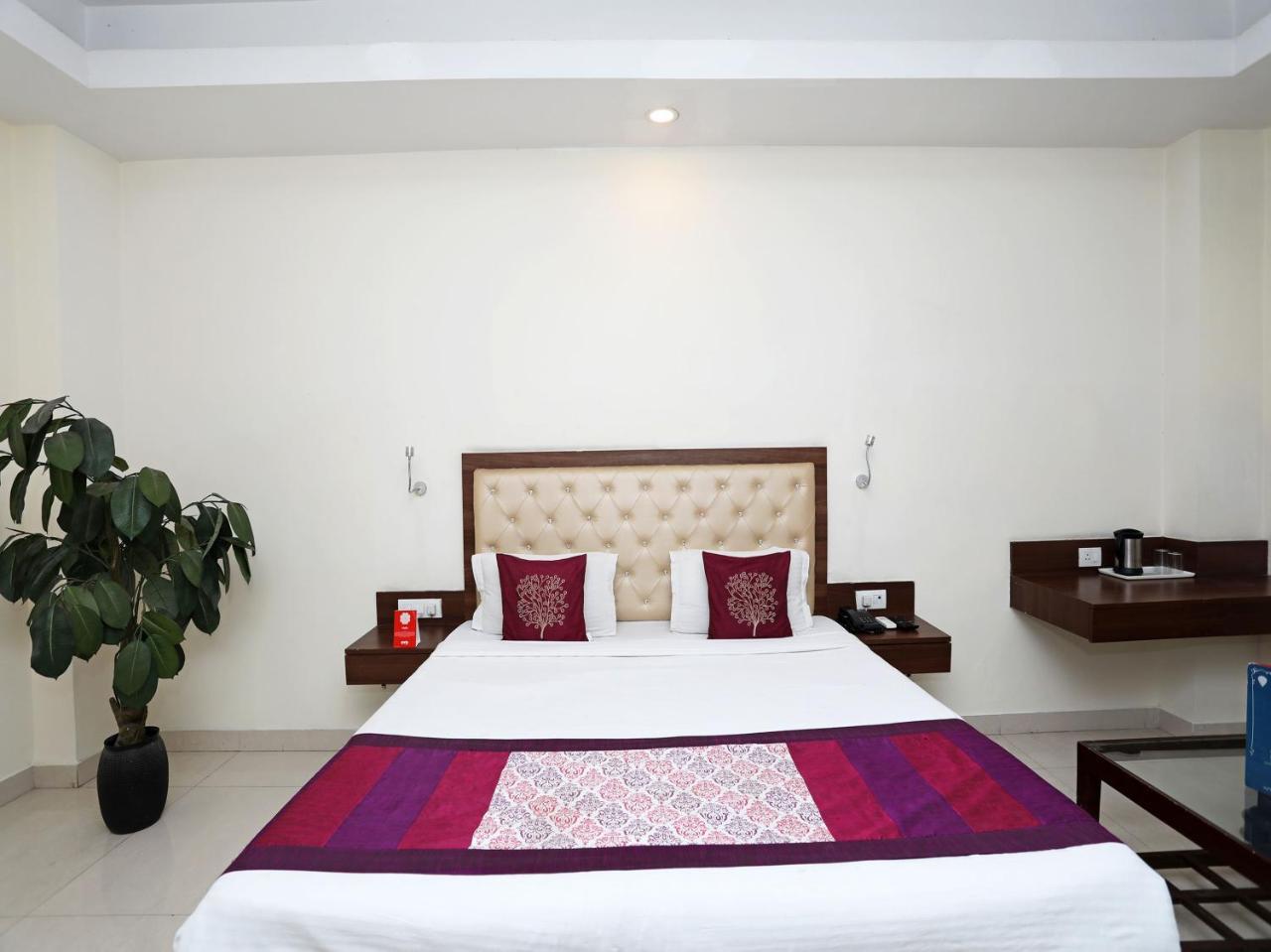 Oyo 680 Hotel Ranjana Heritage Lucknow Bagian luar foto