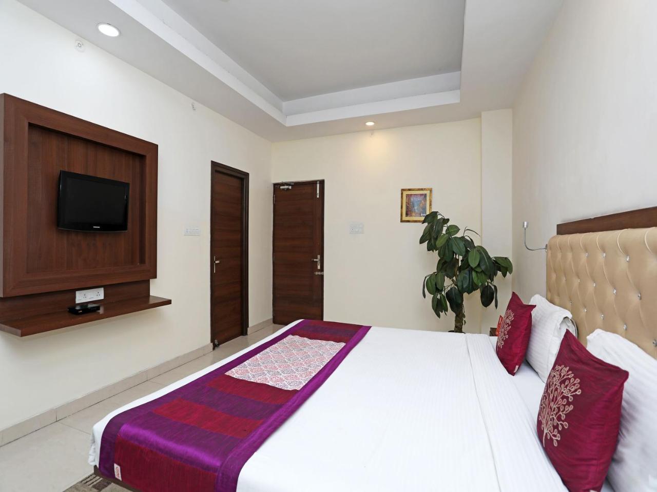 Oyo 680 Hotel Ranjana Heritage Lucknow Bagian luar foto