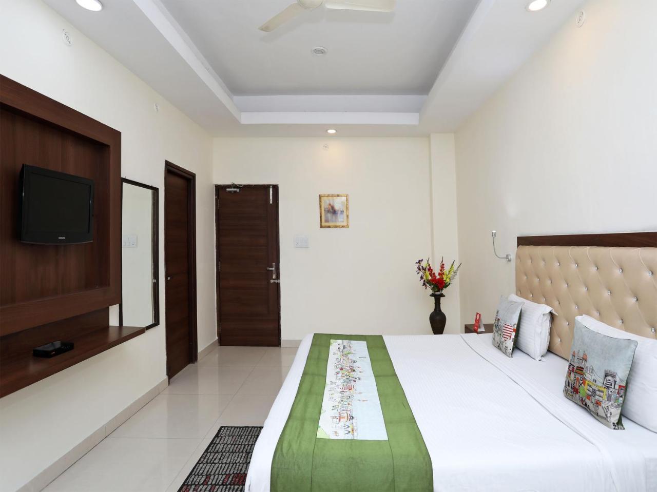 Oyo 680 Hotel Ranjana Heritage Lucknow Bagian luar foto